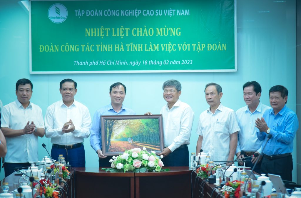 Các công ty thành viên VRG có nhiều đóng góp cho sự phát triển kinh tế xã hội tỉnh Hà Tĩnh